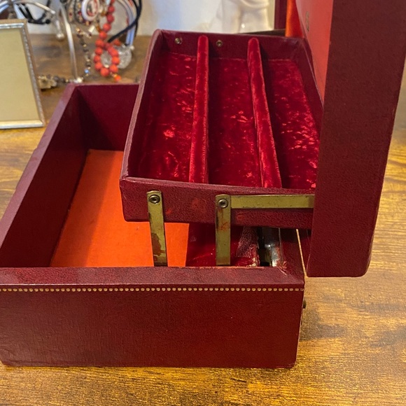MCM Music Jewelry Box Leatherette burgundy color - Picture 3 of 5